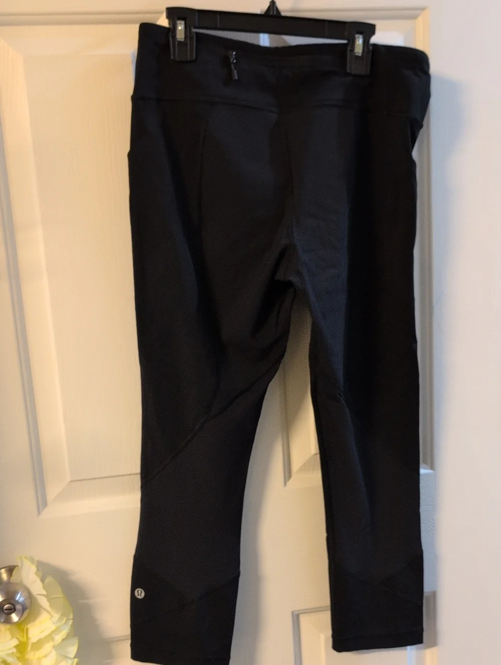 Lululemon Cropped Athletic Leggings
